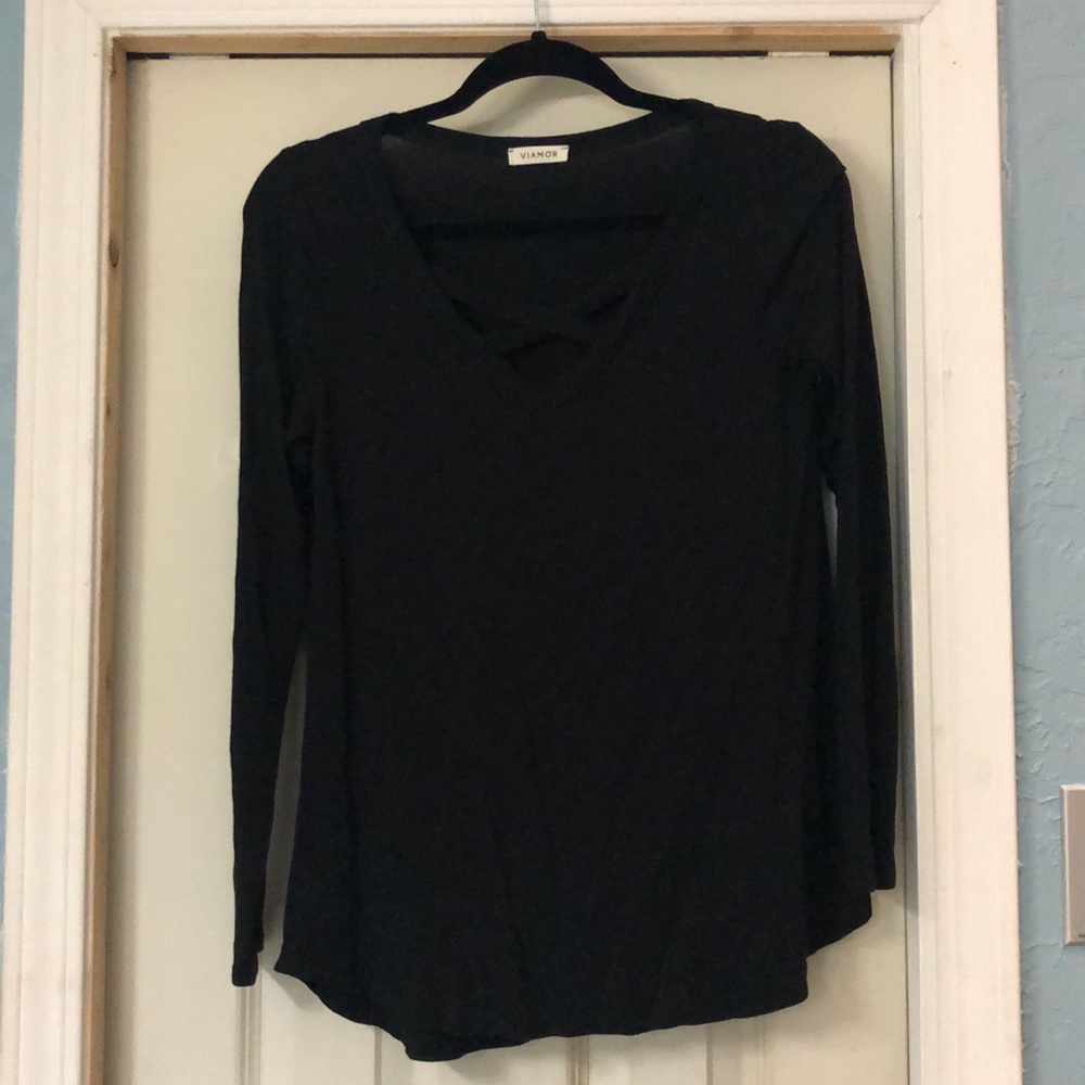 Black Criss across Long Sleeve Basic